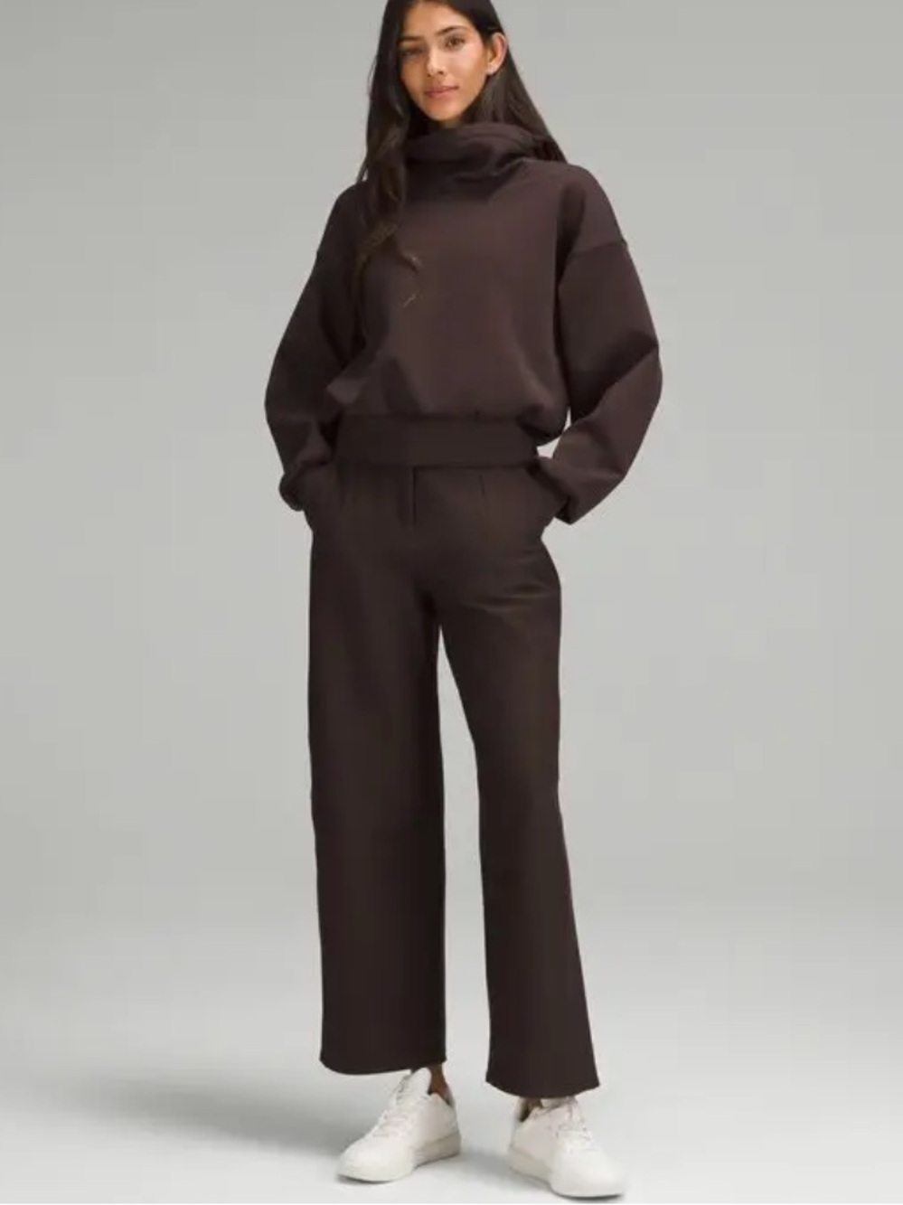 Lululemon Full Flourish Pullover in Expresso - Picture 3 of 11